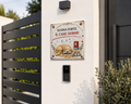 Targa in Ceramica “Suona Forte, il Cane Dorme” – Decorazione per Ingresso P8