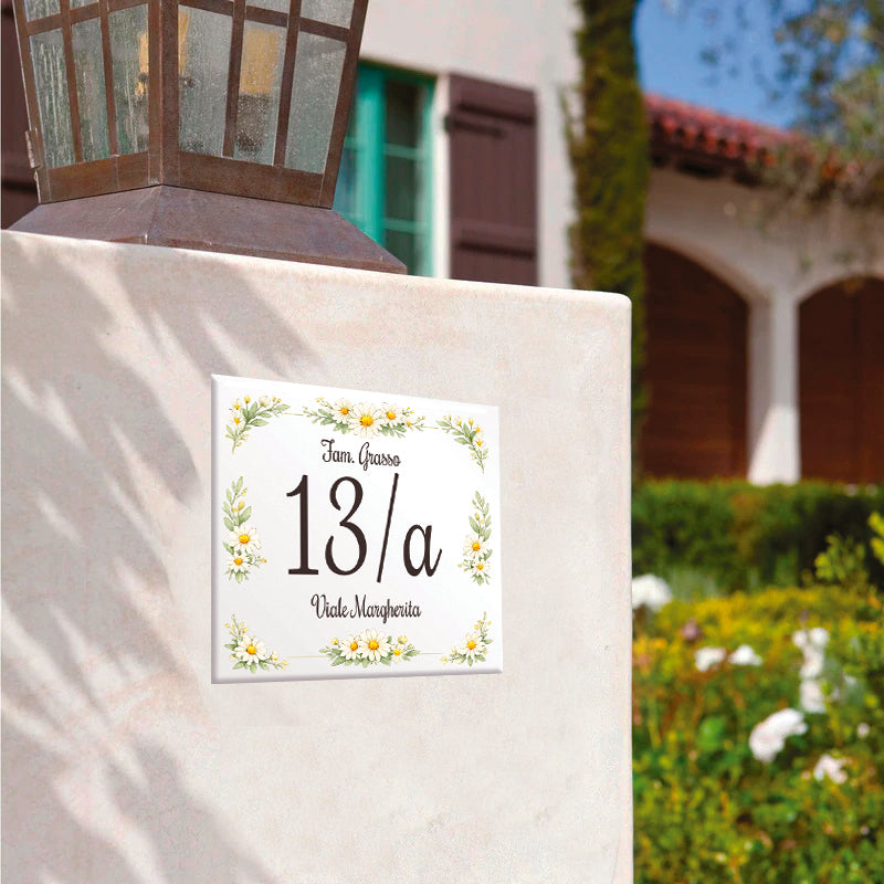Numero Civico Personalizzato 15x15 cm – numero civico con margherite | Targa ingresso | numero civico con indirizzo C55